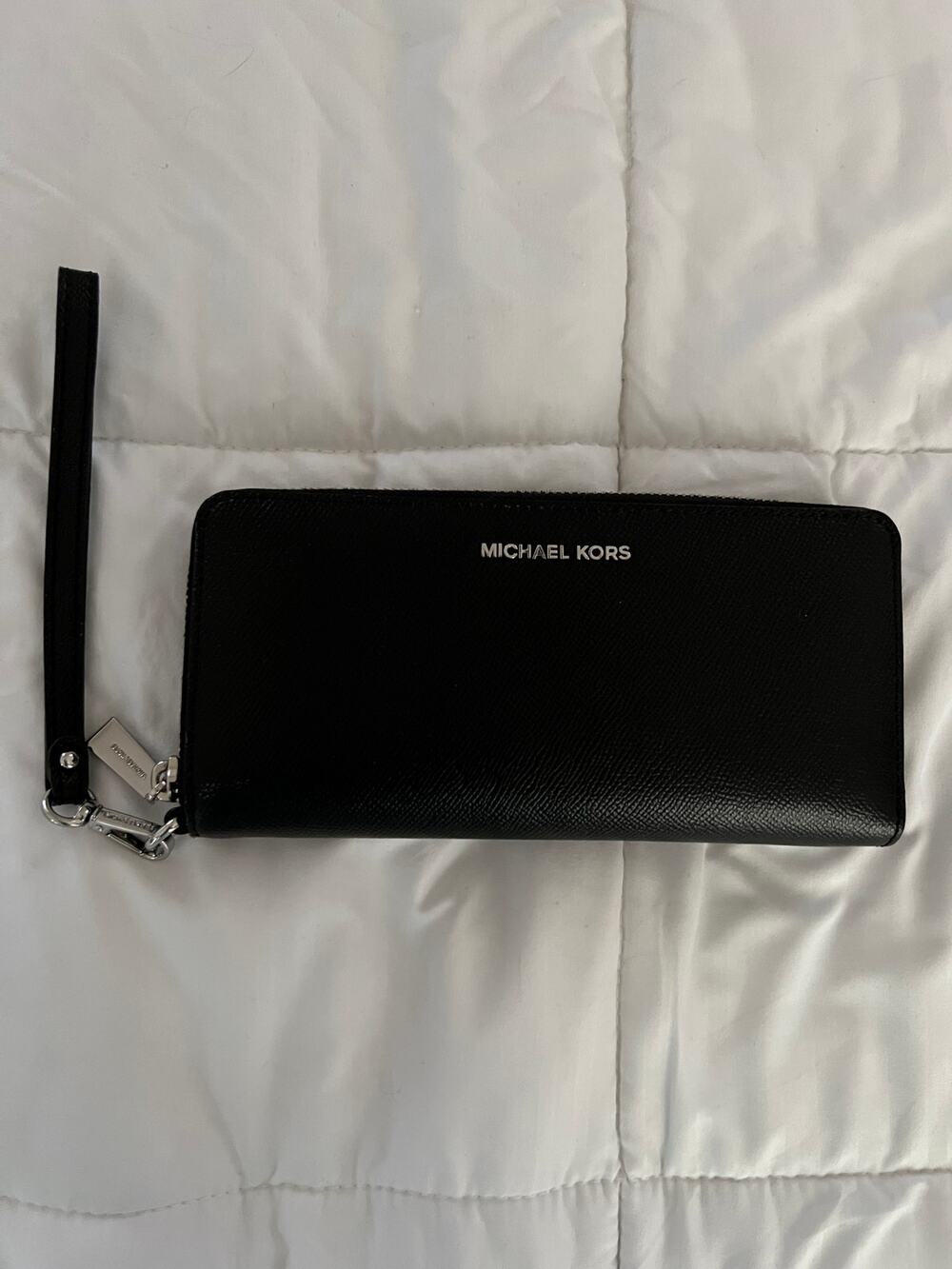 Michael Kors Jet Set Travel Black Leather Silver Wallet Wristlet